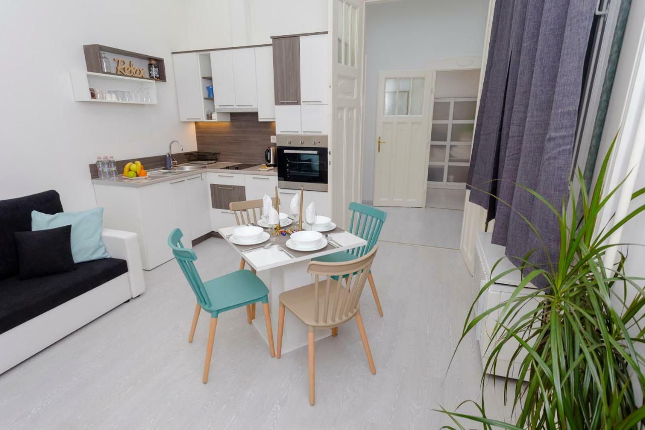 Boutique Jokai - In The Center Apartamento Budapeste
