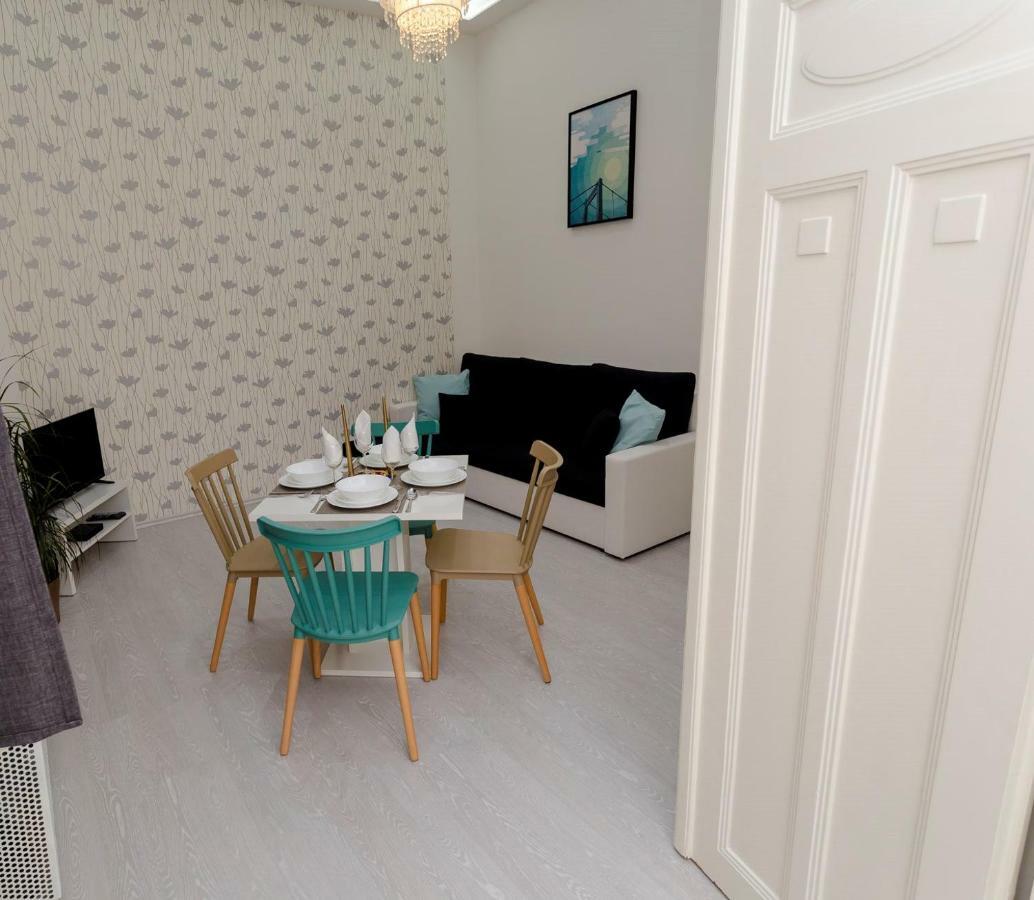 Boutique Jokai - In The Center Apartamento Budapeste